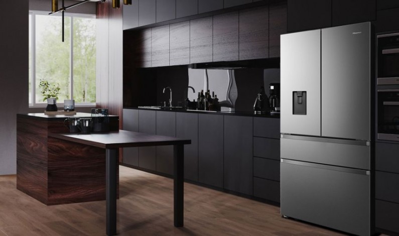 Hisense upevňuje svoju pozíciu na trhu amerických chladničiek novinkami s prémiovým dizajnom Pure Flat