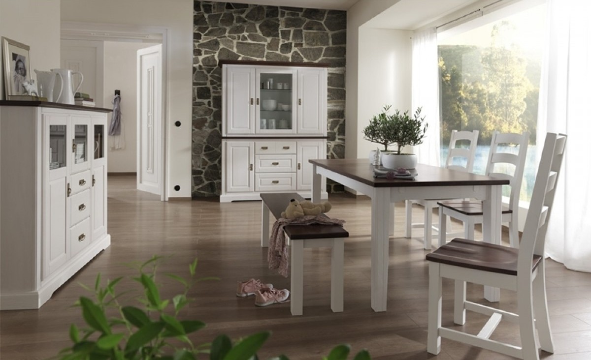 Jedálenský stôl ako dominanta interiéru