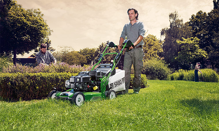 Úprave trávnika venujte len nevyhnutné množstvo času