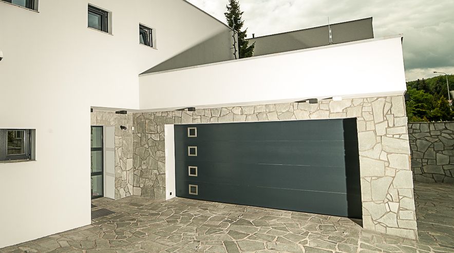 Dizajnová garážová brána – vyberte si bránu podľa predstáv