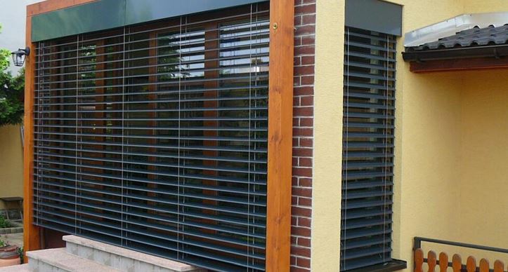 Porovnanie typov žalúzií: Ako vybrať tie pravé pre vašu domácnosť?