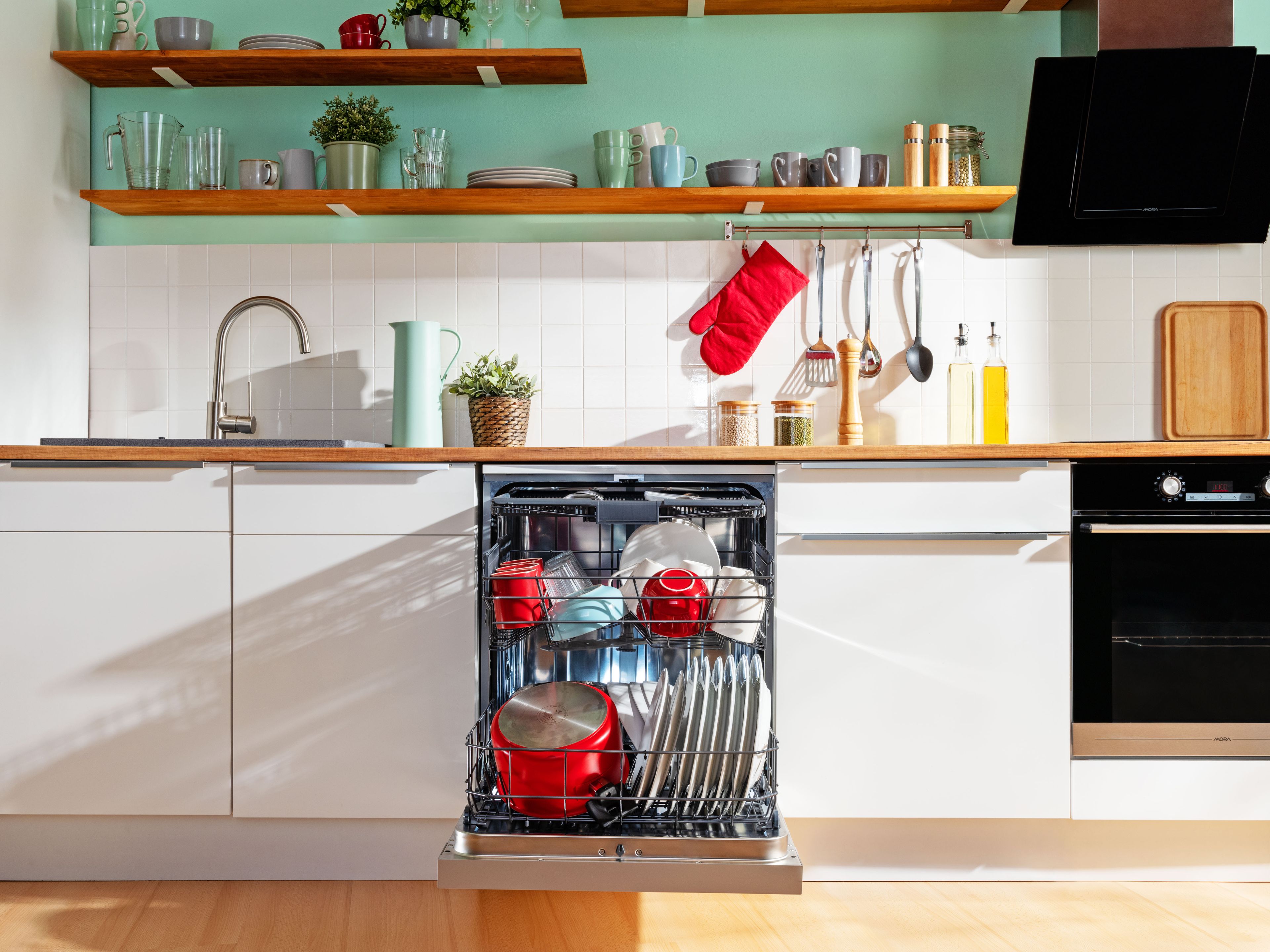 Konečne nová umývačka riadu. Na čo treba myslieť, aby dlho a dobre slúžila?