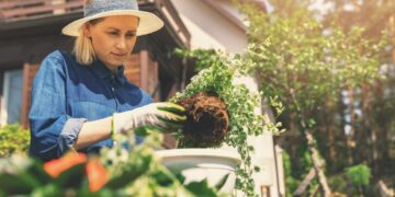 Aké pracovné oblečenie sa vám hodí pri prácach okolo domu a v záhrade?